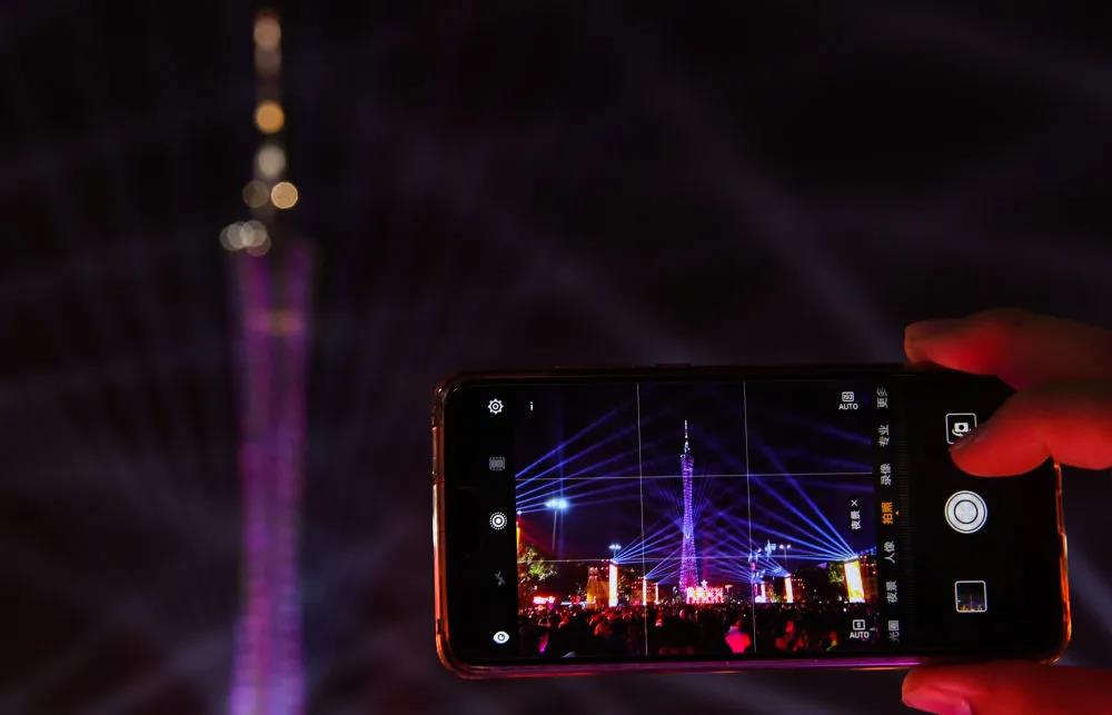 习近平总书记关切事丨从“文化更加繁荣”品味我们的小康生活