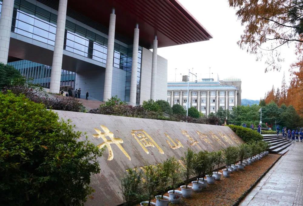 习近平总书记关切事丨从“文化更加繁荣”品味我们的小康生活